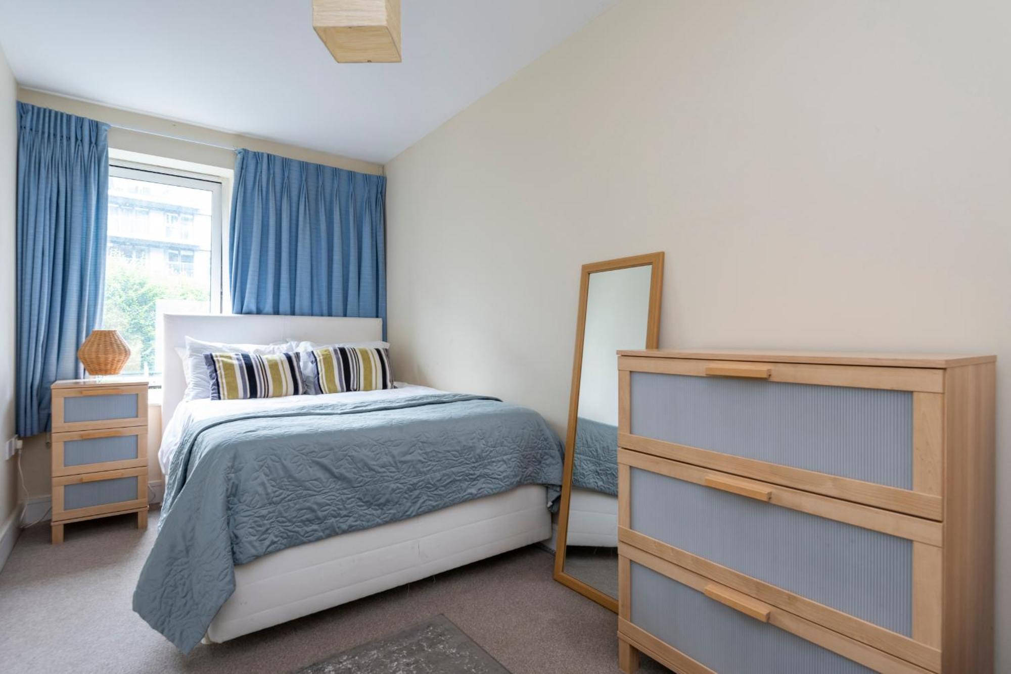 Battersea Power Station Apartment Лондон Экстерьер фото