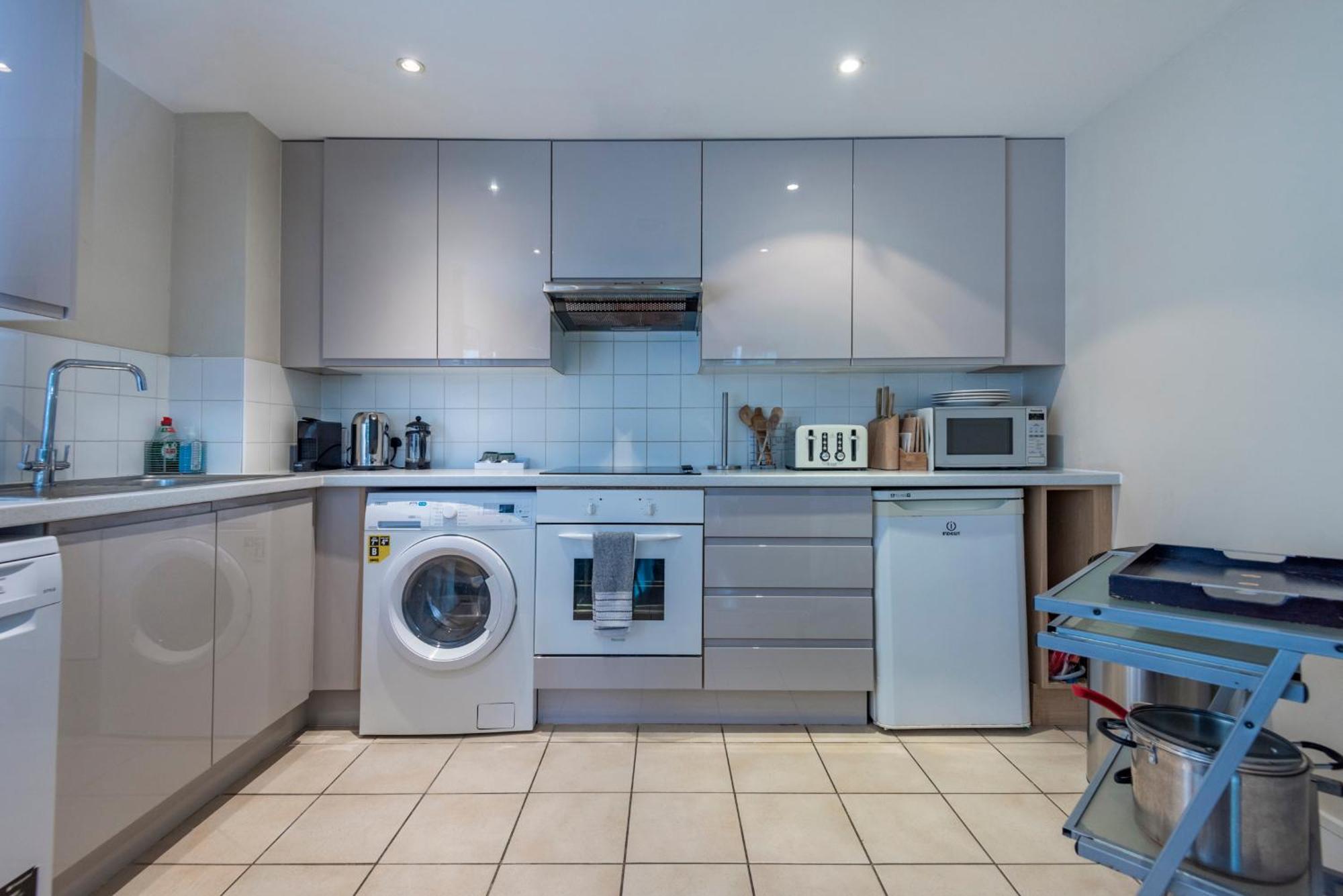 Battersea Power Station Apartment Лондон Экстерьер фото